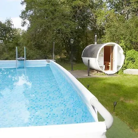 Comfortable Home, Pool, Sauna, Jacuzzi 度假居