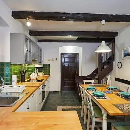 Vakantiehuis Comfortable Home, Pool, Sauna, Jacuzzi *