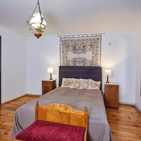 Comfortable Home, Pool, Sauna, Jacuzzi Vakantiehuis