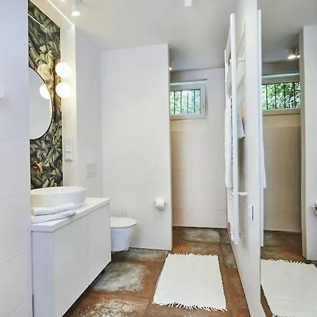 Comfortable Home, Pool, Sauna, Jacuzzi *