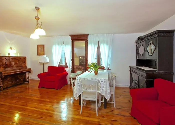 Comfortable Home, Pool, Sauna, Jacuzzi Ferienhaus *